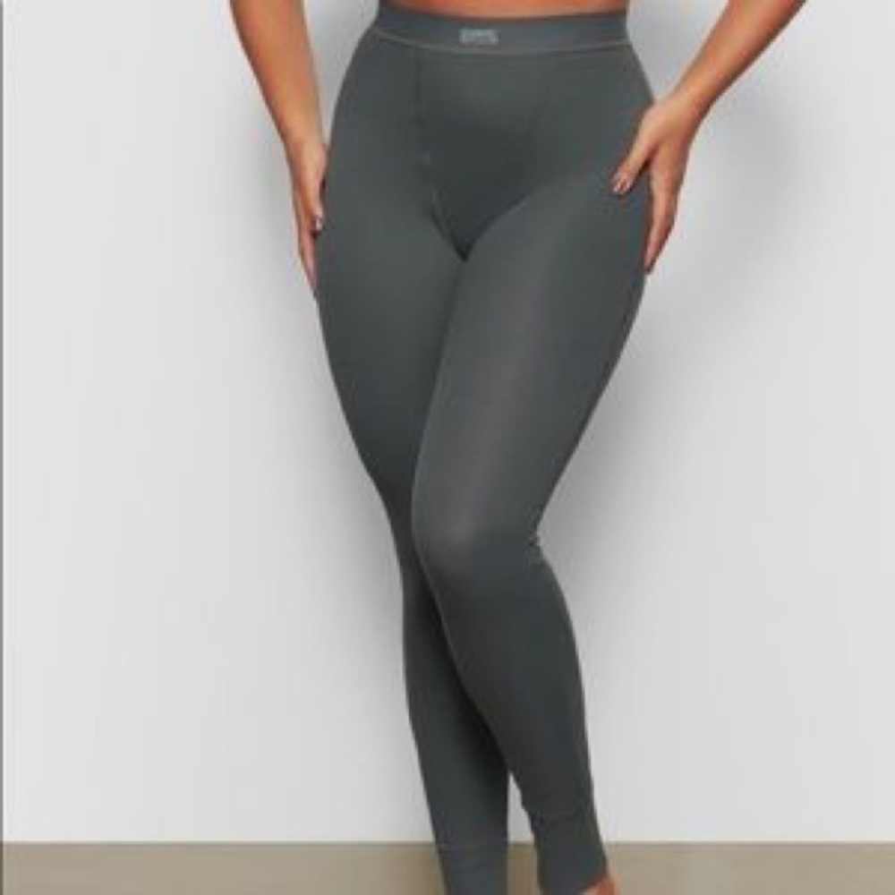 Skims leggings